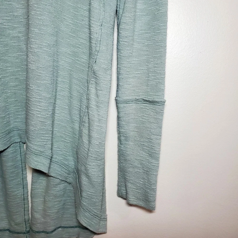 Free People We The Free Tara Split Back Turtleneck Sweater Size Small, Green